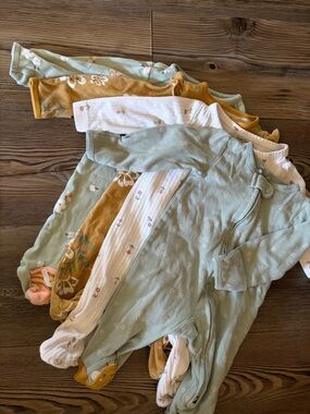 Carter’s 3m footie pj bundle (4)